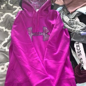 Under Armor Sweatshirt